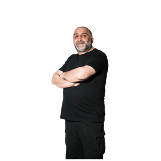 Göbek Kapatan Kasları Vurgulayan Erkek Tişörtü